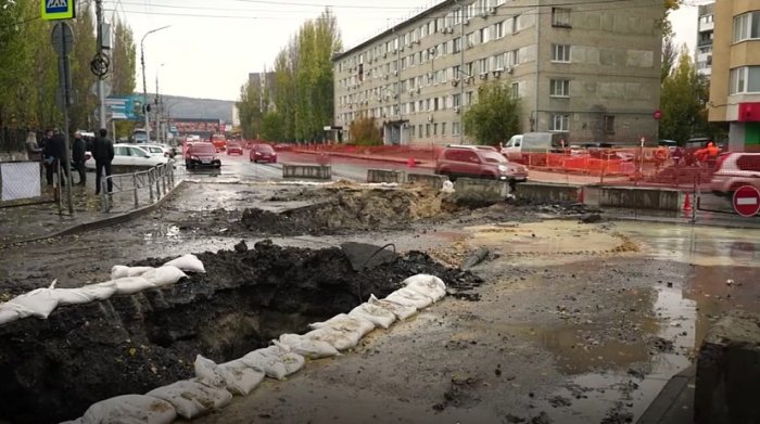 В Заводском районе меняют полкилометра аварийного водопровода